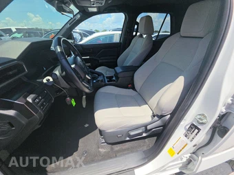 2025 Toyota 4Runner SR5 - miniatura 13