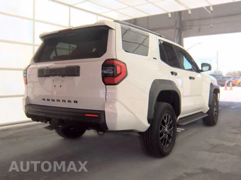 2025 Toyota 4Runner SR5 - miniatura 5