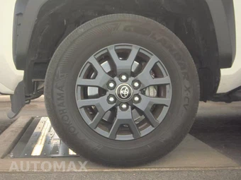 2025 Toyota 4Runner SR5 - miniatura 9