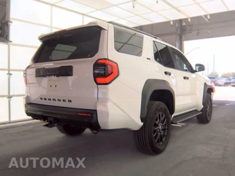 2025 Toyota 4Runner SR5 - miniatura 4