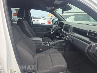 2025 Toyota 4Runner SR5 - miniatura 8