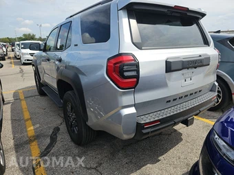 2025 Toyota 4Runner SR5 - miniatura 6
