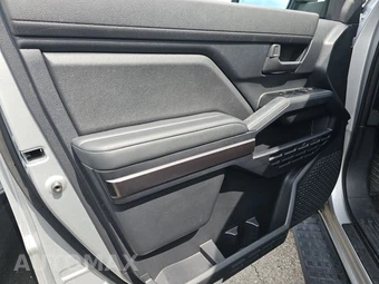 2025 Toyota 4Runner SR5 - miniatura 9