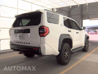 2025 Toyota 4Runner SR5 - miniatura 5