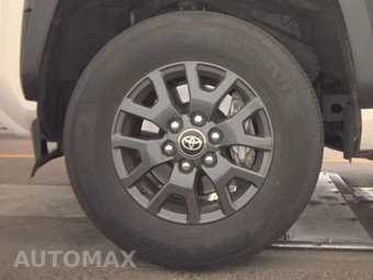 2025 Toyota 4Runner SR5 - miniatura 9