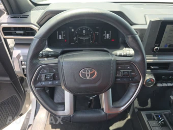 2025 Toyota 4Runner SR5 - miniatura 10