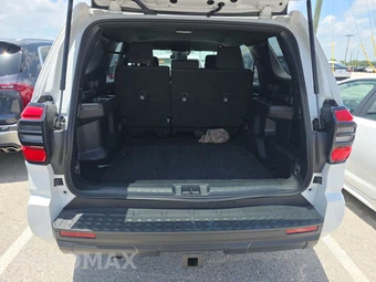 2025 Toyota 4Runner SR5 - miniatura 16