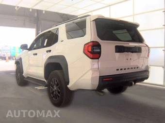 2025 Toyota 4Runner SR5 - miniatura 6