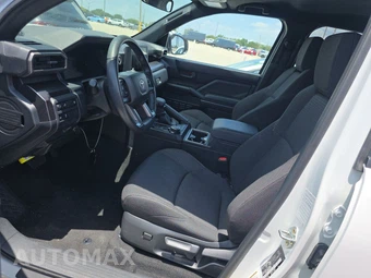 2025 Toyota 4Runner SR5 - miniatura 7