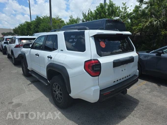 2025 Toyota 4Runner SR5 - miniatura 6