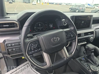 2025 Toyota 4Runner SR5 - miniatura 10