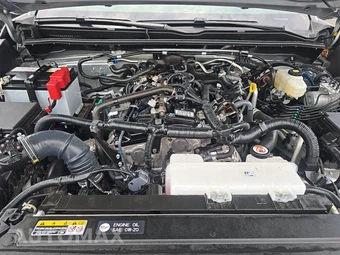 2025 Toyota 4Runner SR5 - miniatura 15