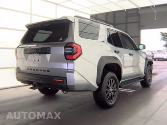 2025 Toyota 4Runner SR5 - miniatura 4