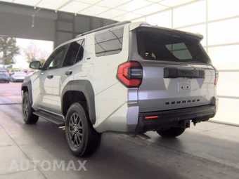 2025 Toyota 4Runner SR5 - miniatura 6