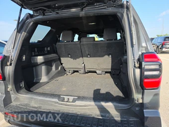 2025 Toyota 4Runner SR5 - miniatura 16