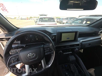 2025 Toyota 4Runner SR5 - miniatura 11