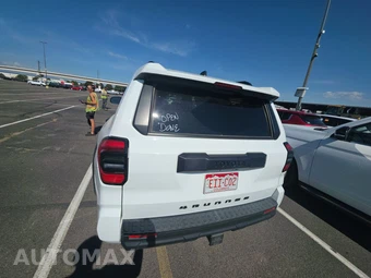 2025 Toyota 4Runner SR5 - miniatura 16