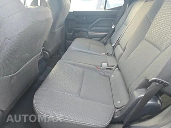 2025 Toyota 4Runner SR5 - miniatura 13