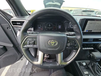 2025 Toyota 4Runner SR5 - miniatura 10