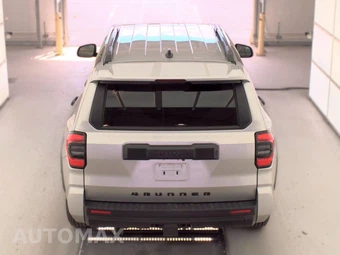 2025 Toyota 4Runner SR5 - miniatura 5