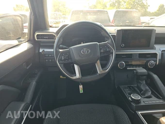 2025 Toyota 4Runner SR5 - miniatura 10