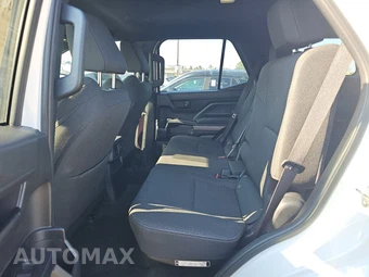 2025 Toyota 4Runner SR5 - miniatura 13