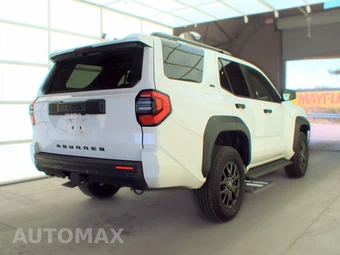 2025 Toyota 4Runner SR5 - miniatura 4