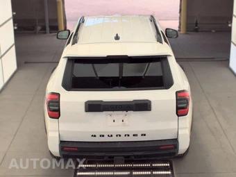 2025 Toyota 4Runner SR5 - miniatura 5