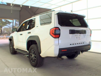 2025 Toyota 4Runner SR5 - miniatura 6