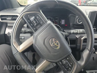 2025 Toyota 4Runner SR5 - miniatura 10