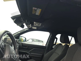 2025 Toyota 4Runner SR5 - miniatura 17
