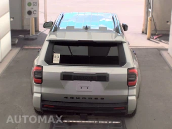 2025 Toyota 4Runner SR5 - miniatura 5