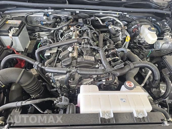 2025 Toyota 4Runner SR5 - miniatura 15