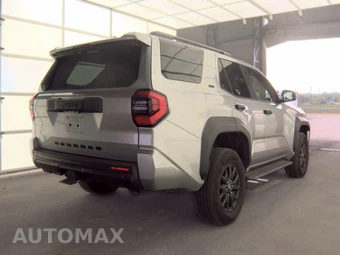 2025 Toyota 4Runner SR5 - miniatura 4