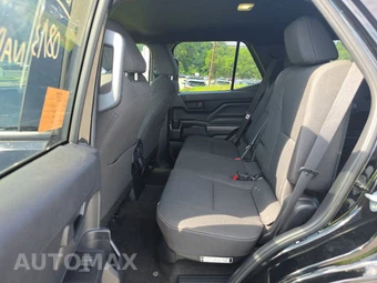 2025 Toyota 4Runner SR5 - miniatura 13