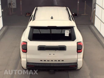 2025 Toyota 4Runner SR5 - miniatura 5