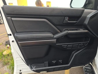 2025 Toyota 4Runner SR5 - miniatura 9
