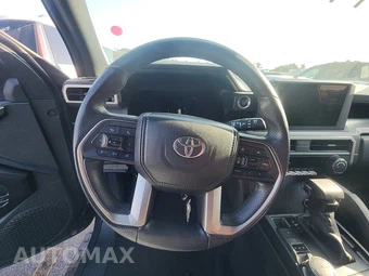 2025 Toyota 4Runner SR5 - miniatura 10