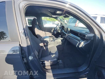 2025 Toyota 4Runner SR5 - miniatura 8