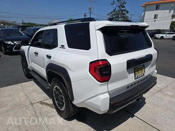 2025 Toyota 4Runner TRD Off-Road - miniatura 2