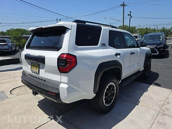 2025 Toyota 4Runner TRD Off-Road - miniatura 3