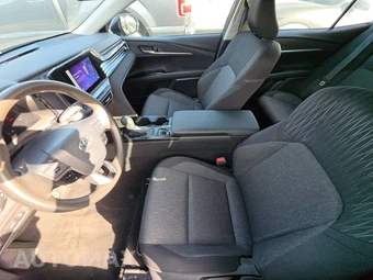 2025 Toyota Camry LE - miniatura 7