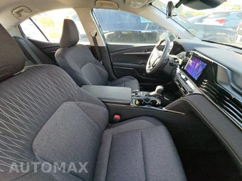 2025 Toyota Camry LE - miniatura 8