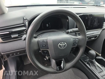 2025 Toyota Camry LE - miniatura 10
