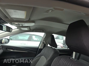 2025 Toyota Camry LE - miniatura 17
