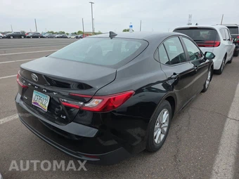 2025 Toyota Camry LE - miniatura 4