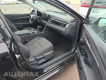 2025 Toyota Camry LE - miniatura 8