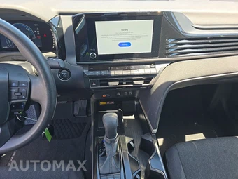2025 Toyota Camry LE – miniatura 11