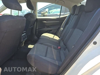 2025 Toyota Camry LE – miniatura 13