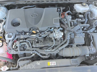 2025 Toyota Camry LE – miniatura 16